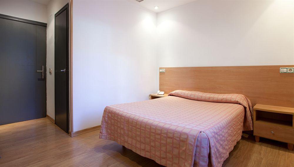 Hostal Apolo Madrid Kültér fotó