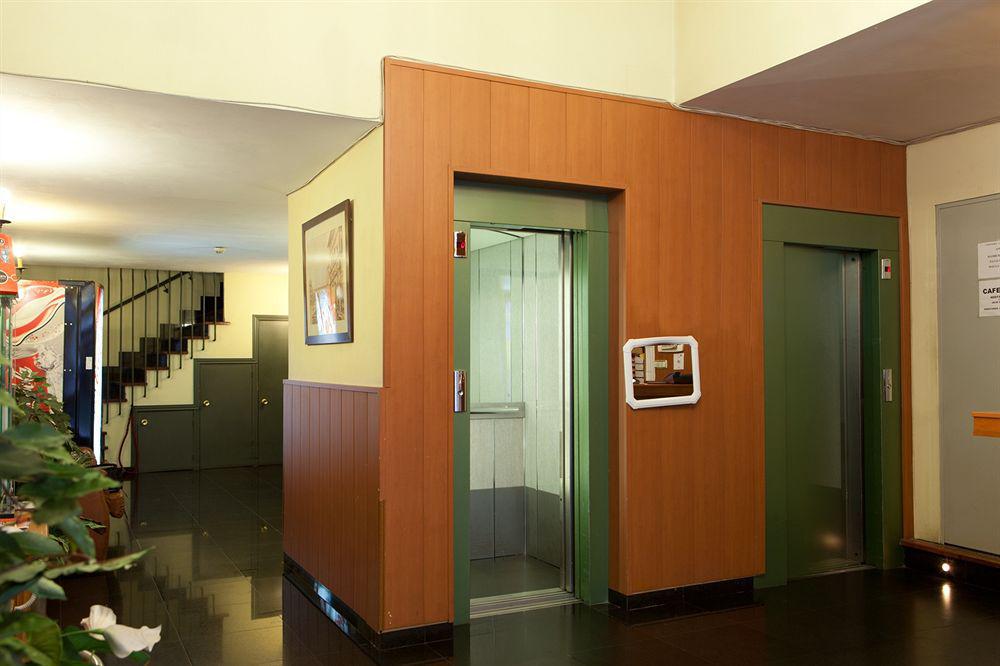 Hostal Apolo Madrid Kültér fotó